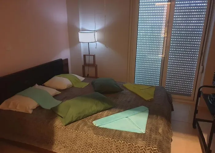 Flat In The Heart Of Апартаменти *